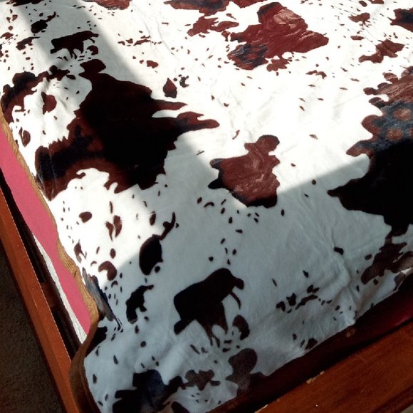 Brown Cow Print Blanket Flannel Blanket - Brown & White - King Size - Picture 4 of 9